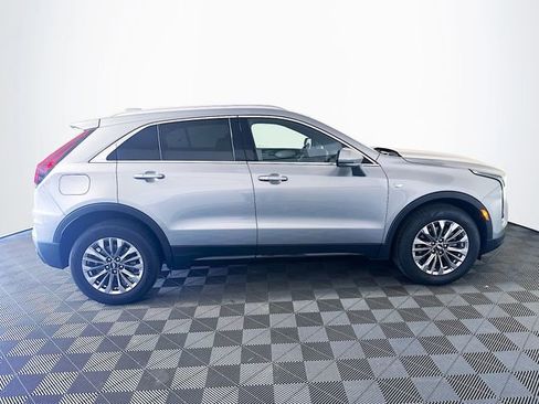 Used 2024 Cadillac XT4 Premium Luxury AWD/4WD image 9