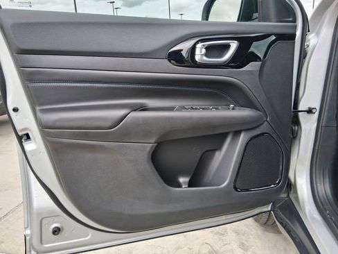 New 2026 Jeep Compass Latitude image 18