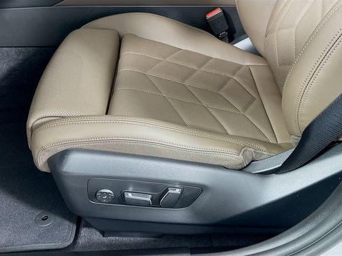 New 2027 BMW 550e xDrive AWD/4WD image 21