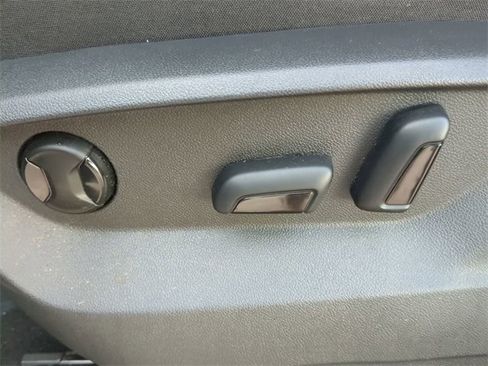 Certified 2022 Volkswagen Atlas SE image 19