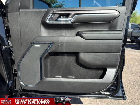 Used 2024 Chevrolet Silverado 1500 LTZ AWD/4WD image 30