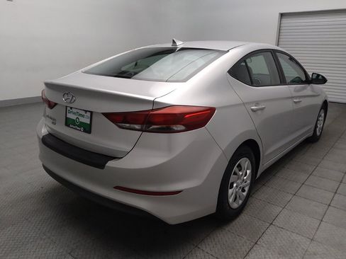 Used 2017 Hyundai Elantra SE FWD image 9