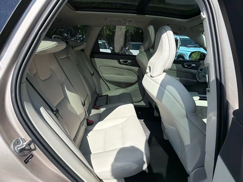 Used 2024 Volvo XC60 B5 Plus w/ Protection Package Premier AWD/4WD image 20