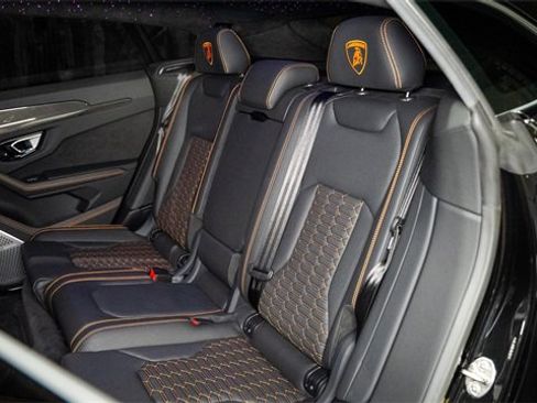Used 2021 Lamborghini Urus image 12