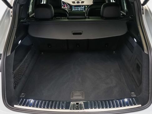 Certified 2023 Porsche Cayenne AWD/4WD image 32