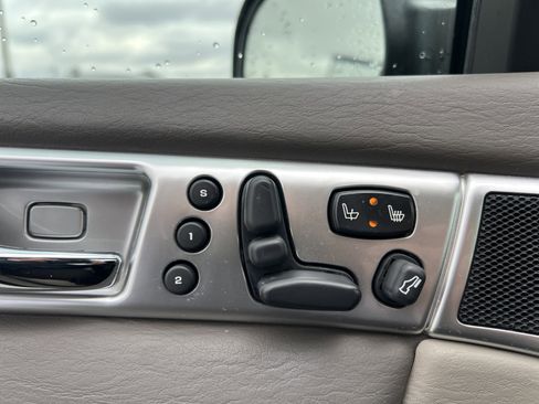 Used 2004 Chrysler Pacifica AWD w/ Heated Seat Group image 5