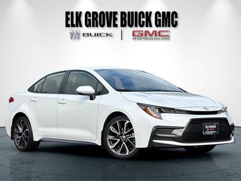 Used 2022 Toyota Corolla SE image 2