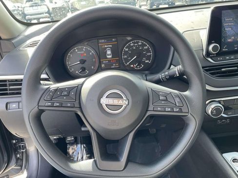 Used 2025 Nissan Altima 2.5 S image 19