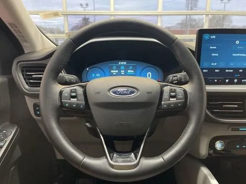 Used 2025 Ford Escape SE w/ PHEV Premium Package FWD image 21