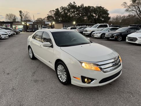 Used 2012 Ford Fusion Hybrid FWD image 2