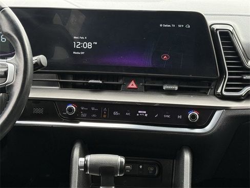 Used 2024 Kia Sportage EX image 16