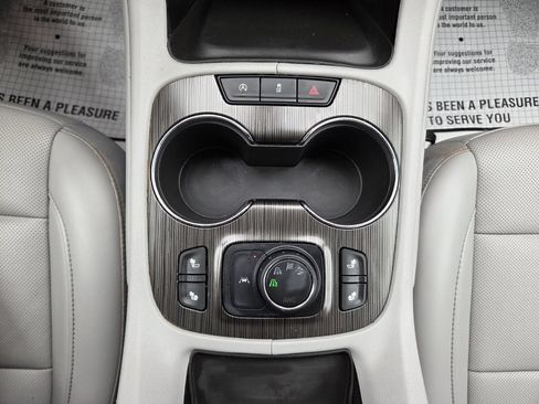 Used 2023 GMC Acadia SLT AWD/4WD image 32