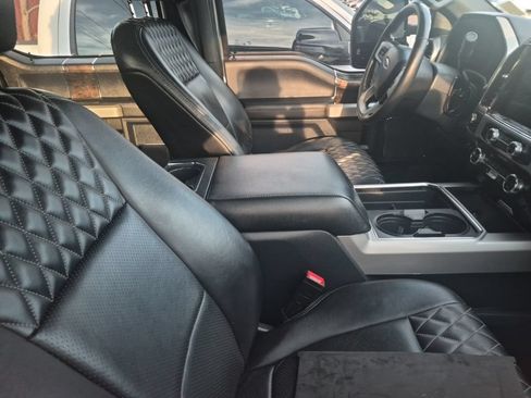 Used 2022 Ford F250 Lariat w/ Black Appearance Package AWD/4WD image 32
