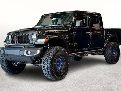 New 2025 Jeep Gladiator Sport image 2