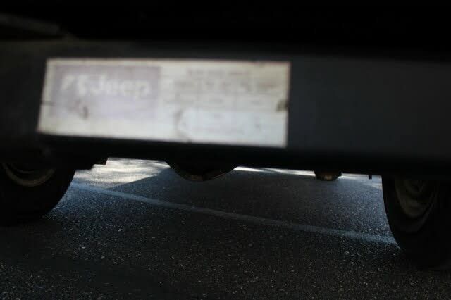 Used 1990 Jeep Grand Wagoneer AWD/4WD image 90