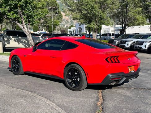 Used 2025 Ford Mustang GT RWD image 12