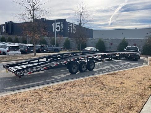 Used 2024 Ford F350 XLT image 2