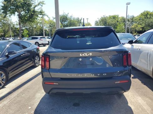 Used 2022 Kia Sorento LX FWD image 8