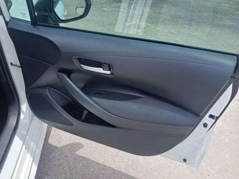 Used 2020 Toyota Corolla LE FWD image 16