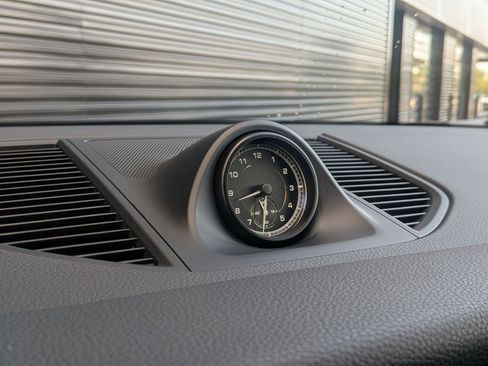 Certified 2026 Porsche Macan image 22