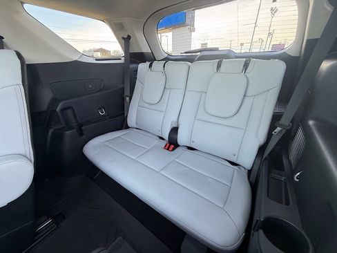 Used 2025 Ford Explorer Platinum w/ Ultimate Package image 21