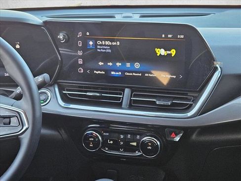 Used 2024 Chevrolet Trax ACTIV image 13