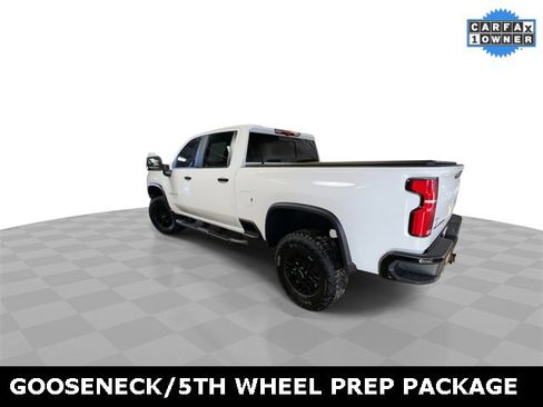 Used 2025 Chevrolet Silverado 2500 ZR2 w/ Technology Package image 6