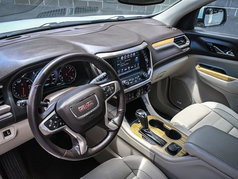 Used 2018 GMC Acadia Denali AWD/4WD image 9