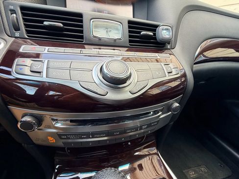 Used 2015 INFINITI Q70 3.7 image 17
