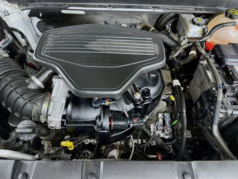 Used 2021 Chevrolet Blazer LT image 38