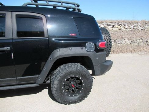 Used 2007 Toyota FJ Cruiser 4WD image 14