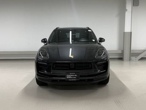 Certified 2026 Porsche Macan AWD/4WD image 6