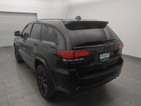 Used 2020 Jeep Grand Cherokee Altitude RWD image 5