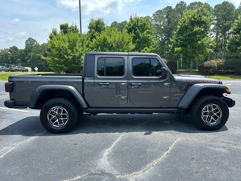 Used 2025 Jeep Gladiator Rubicon w/ Safety Group AWD/4WD image 25