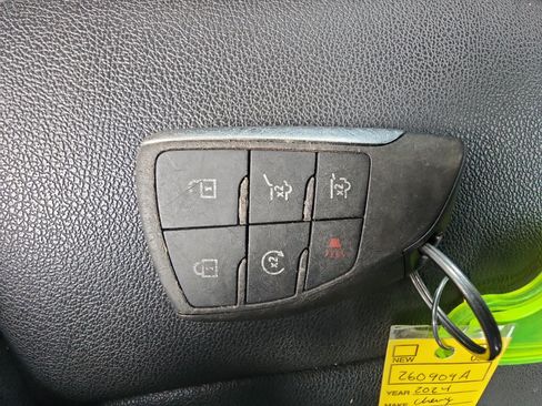 Used 2024 Chevrolet Suburban LT AWD/4WD image 21