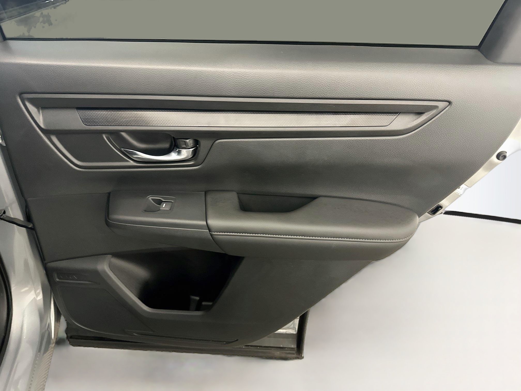 Used 2025 Honda CR-V LX image 30