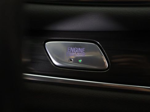 Used 2023 Buick Enclave Essence w/ Sport Touring Edition FWD image 43