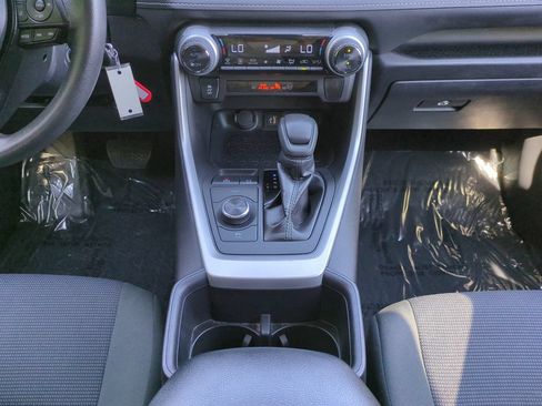 Used 2025 Toyota RAV4 LE AWD/4WD image 19