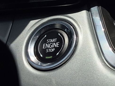 Used 2025 Chevrolet Trax LT FWD image 16