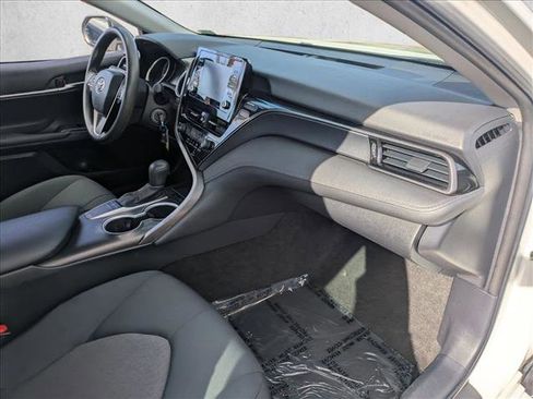 Used 2022 Toyota Camry LE image 19
