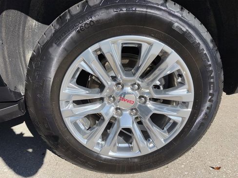 Used 2025 GMC Yukon Denali image 44