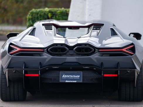 Used 2024 Lamborghini Revuelto image 15