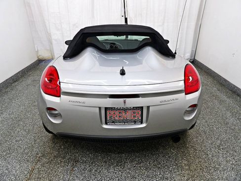 Used 2007 Pontiac Solstice Convertible w/ Premium Package RWD image 5
