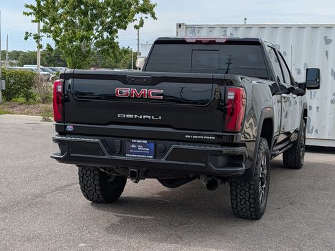 Used 2025 GMC Sierra 3500 Denali w/ Denali Reserve Package AWD/4WD image 4