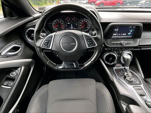Used 2018 Chevrolet Camaro LT RWD image 5