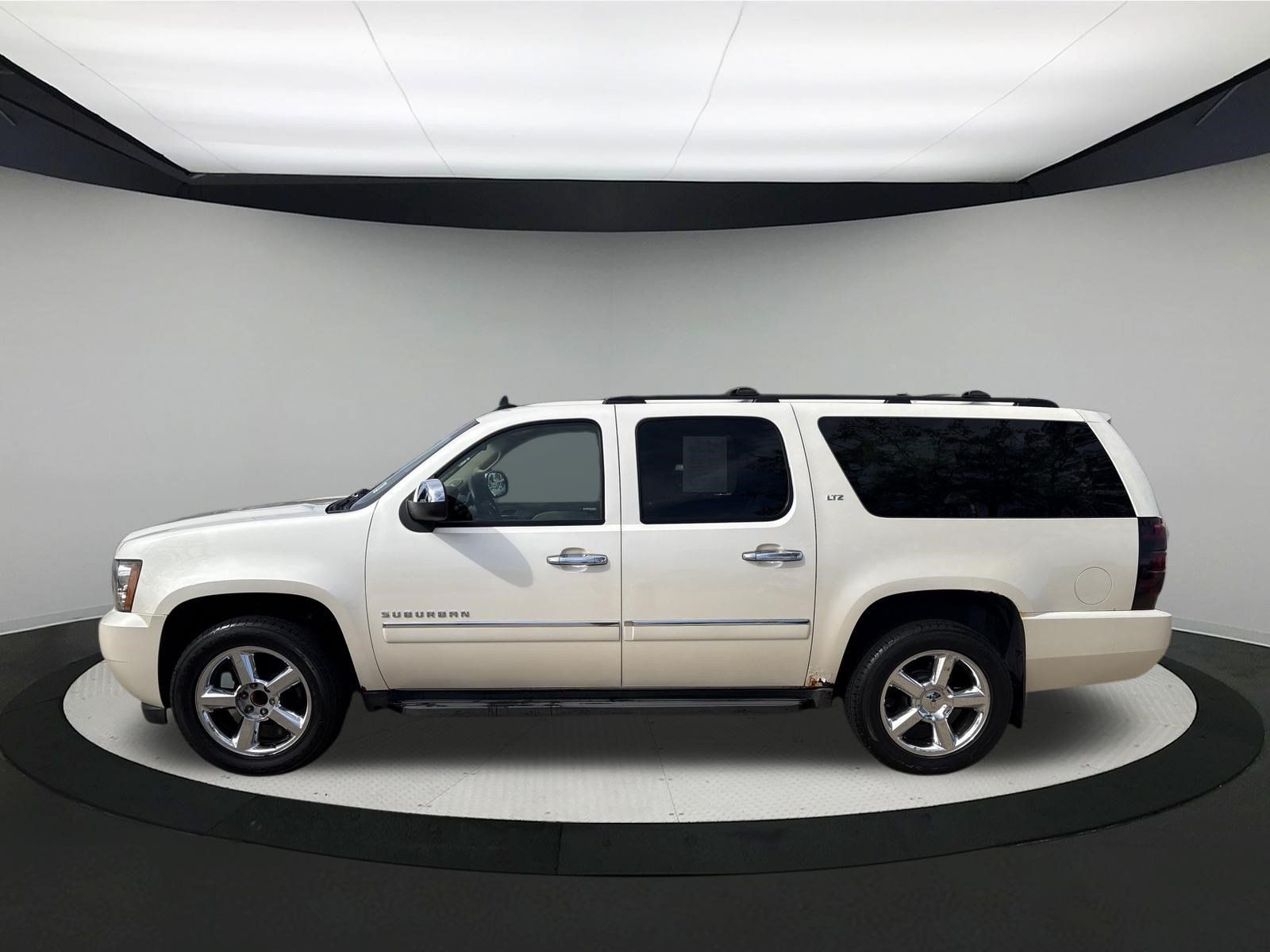 Used 2013 Chevrolet Suburban LTZ AWD/4WD image 4