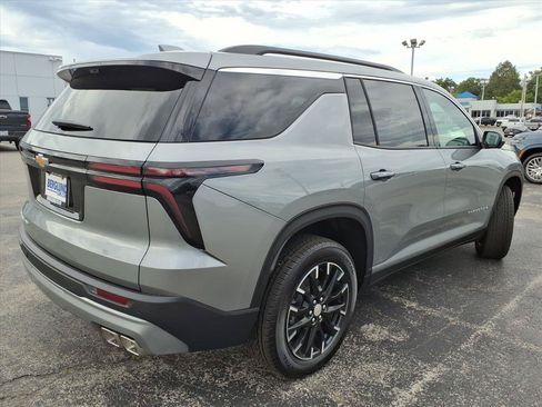 New 2026 Chevrolet Traverse LT w/ Sun and Wheel Package AWD/4WD image 4
