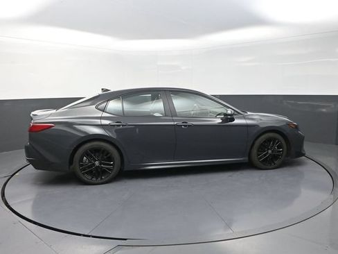 Used 2026 Toyota Camry SE FWD image 9