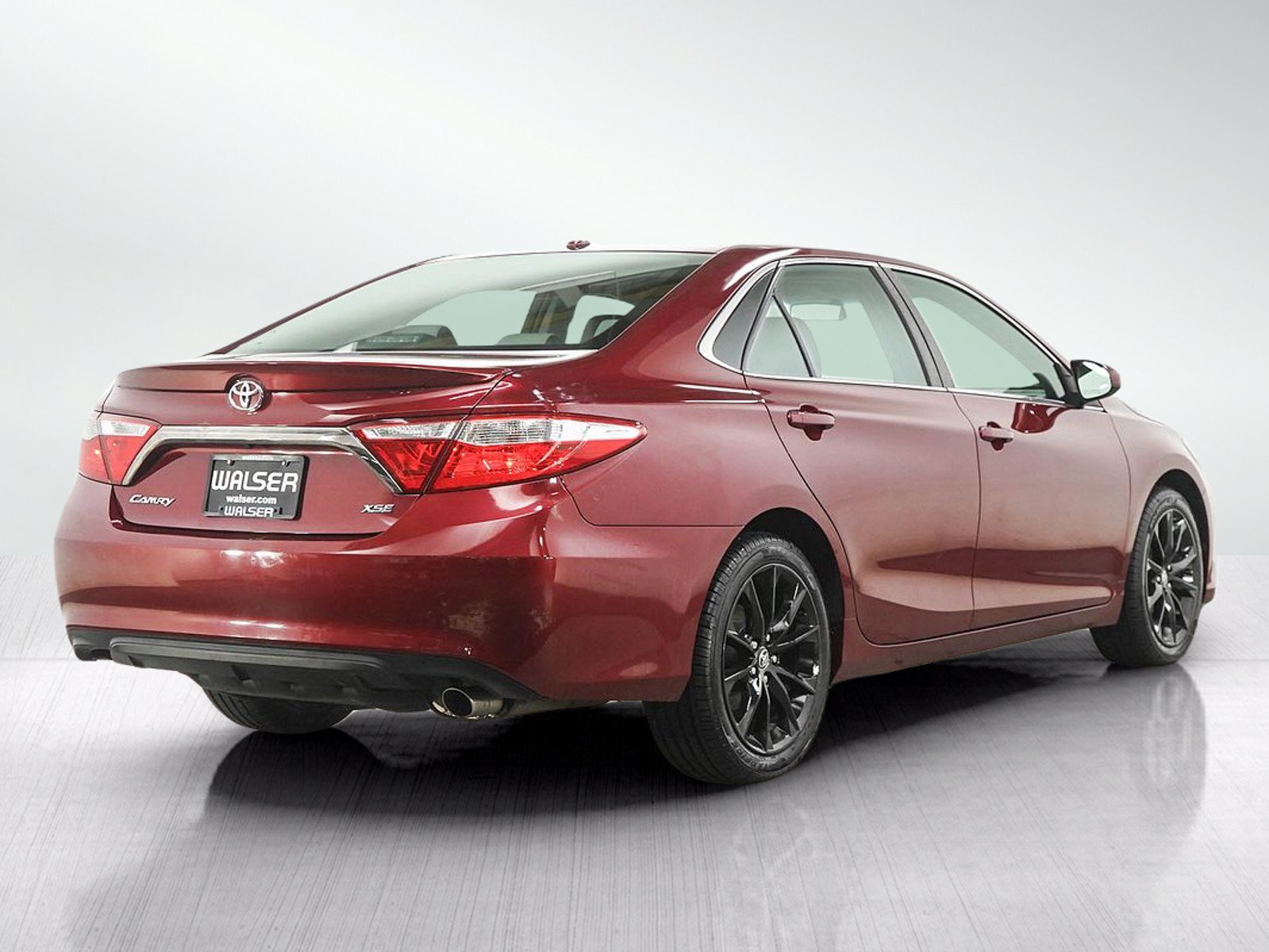 Used 2015 Toyota Camry XSE w/ Moonroof Package FWD image 5