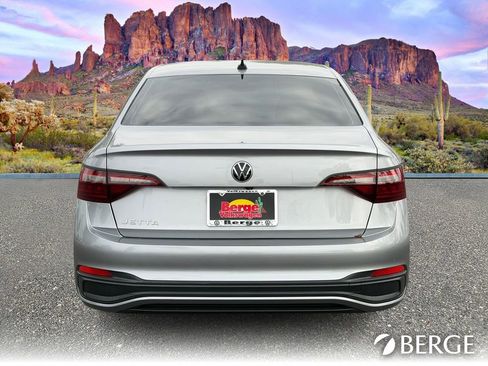 Used 2022 Volkswagen Jetta Sport w/ IQ.Drive Package image 7